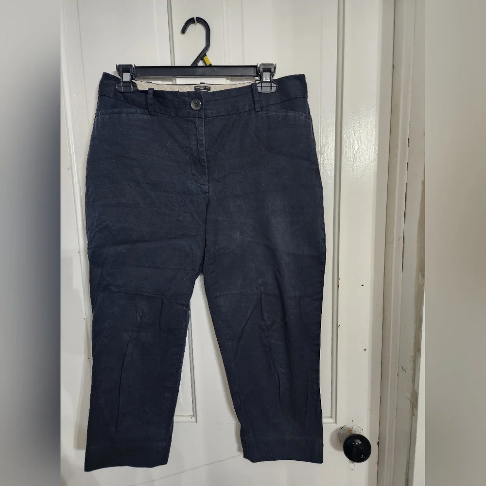 👸👖 Talbots The Perfect Crop Curvy Black pants in size 8P